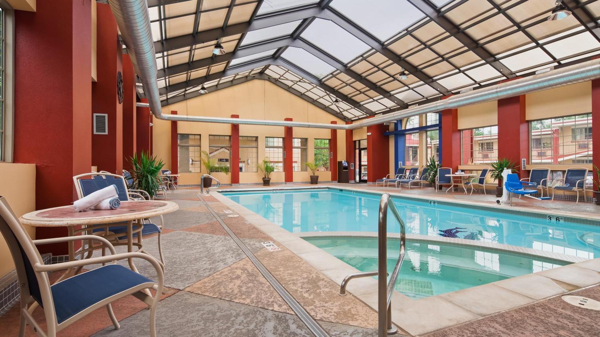 Best Western University Inn Fort Collins Buitenkant foto